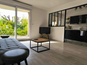 T2, 10min centre historique, clim, jardin, parking